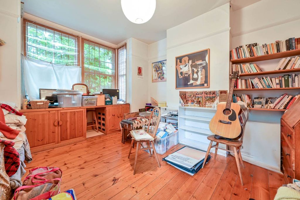 Property photo 3 of 12