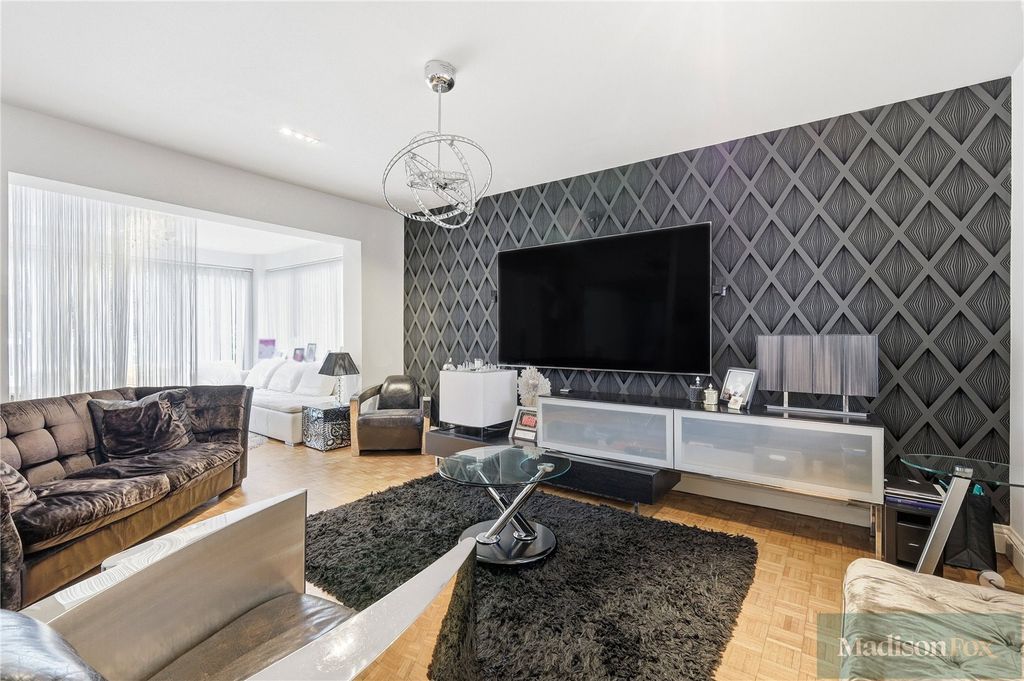 Property photo 2 of 28 Picture No. 26