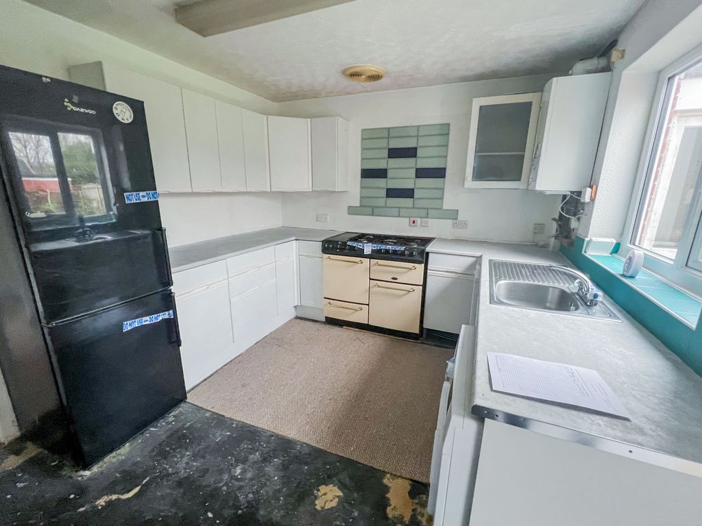 Property photo 2 of 15 Picture No. 28