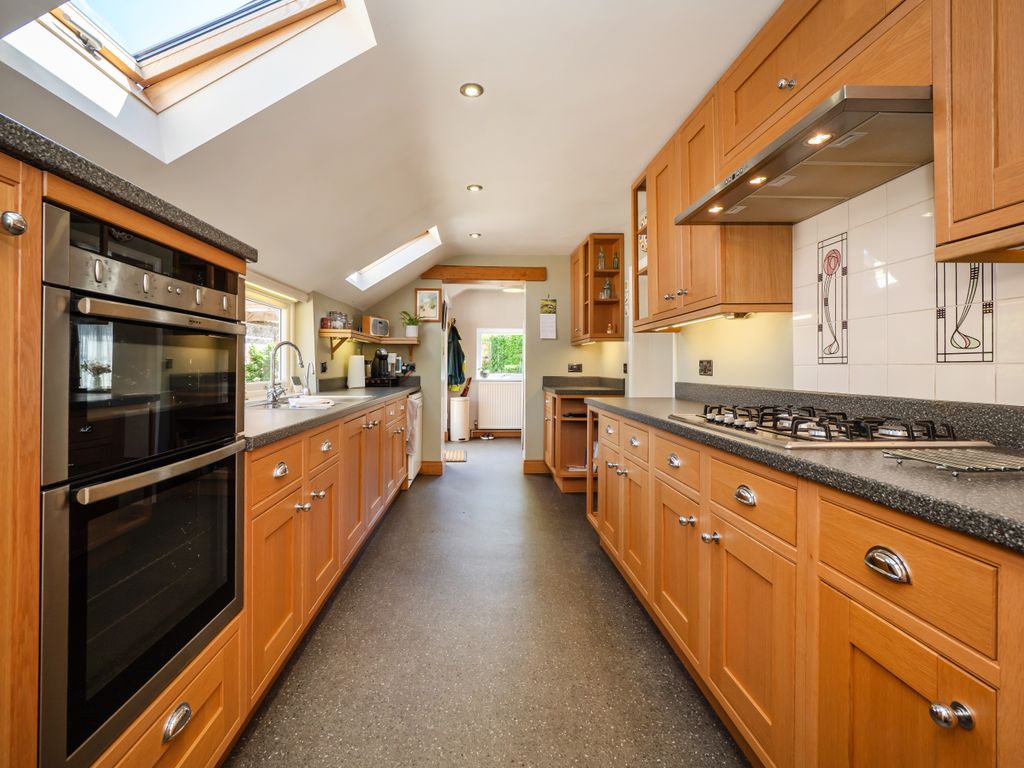 Property photo 3 of 26 2Fakenhamroad-92