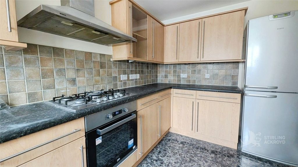 Property photo 3 of 14 Kitchen