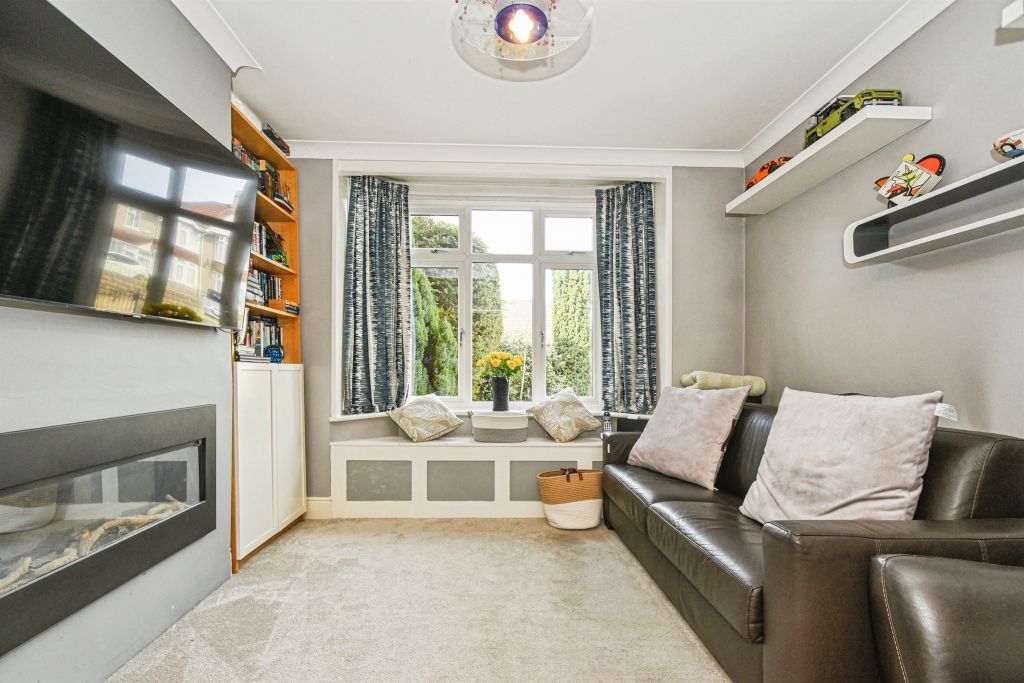 Property photo 3 of 13