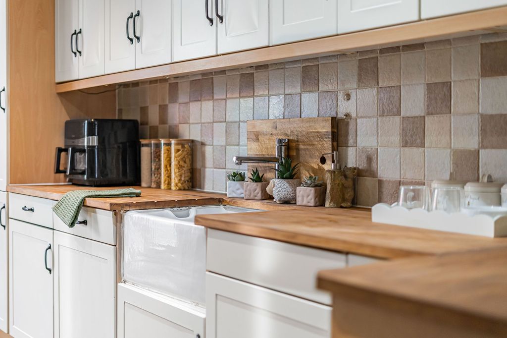 Property photo 3 of 25