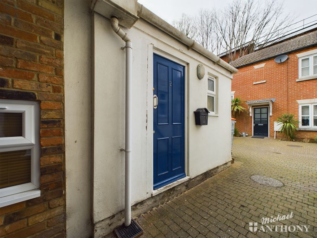 Property photo 1 of 9 Cam02773G0-Pr0071-Still010