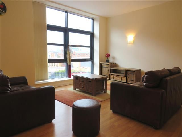 Property photo 3 of 11 Living Room