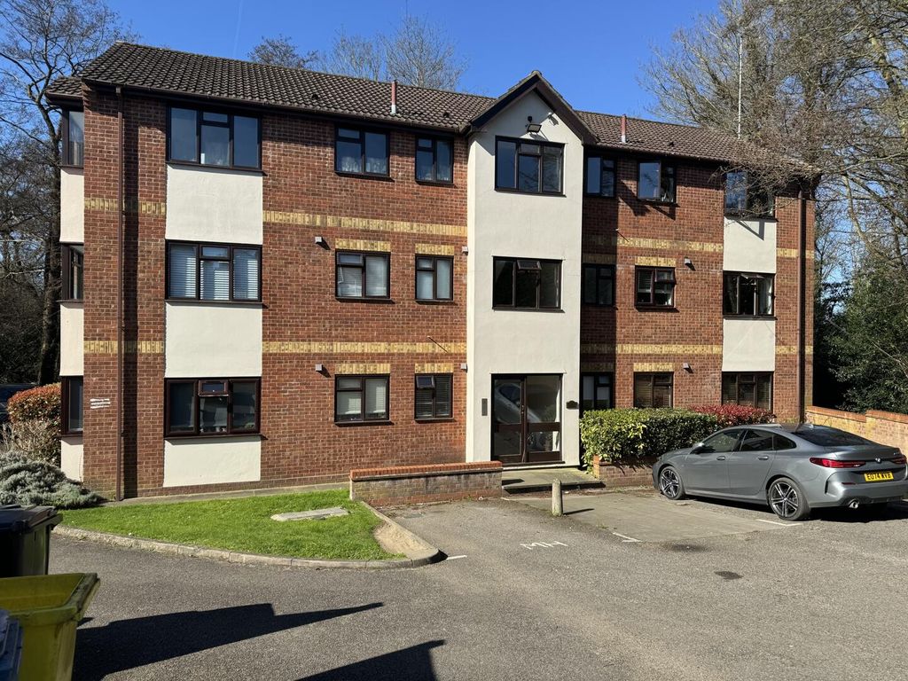 Property photo 1 of 5 Front (Exterior)