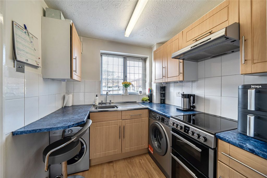 Property photo 2 of 11 Picture No. 12