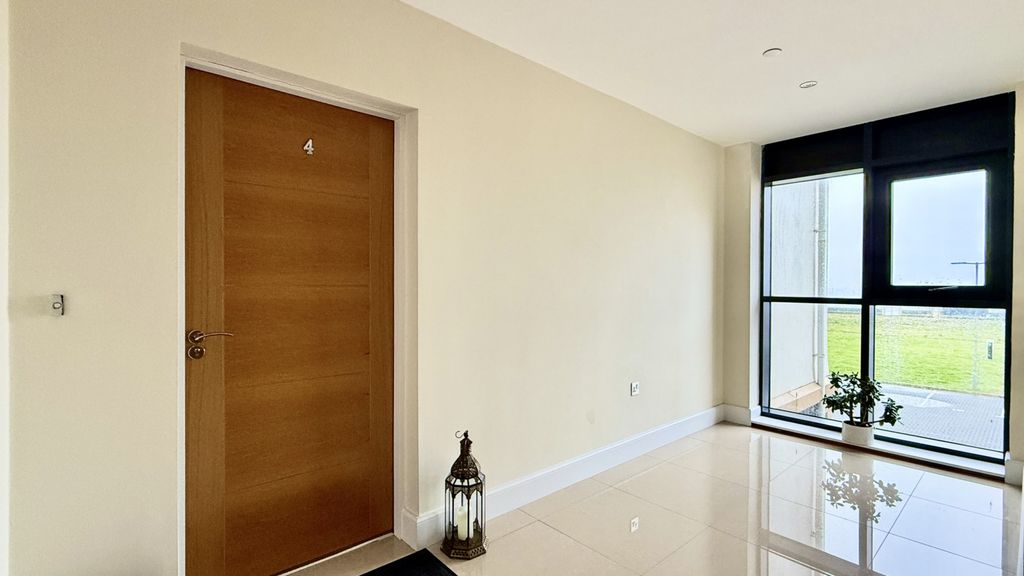 Property photo 3 of 27