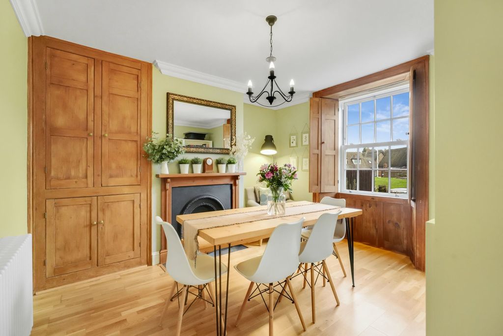 Property photo 3 of 40