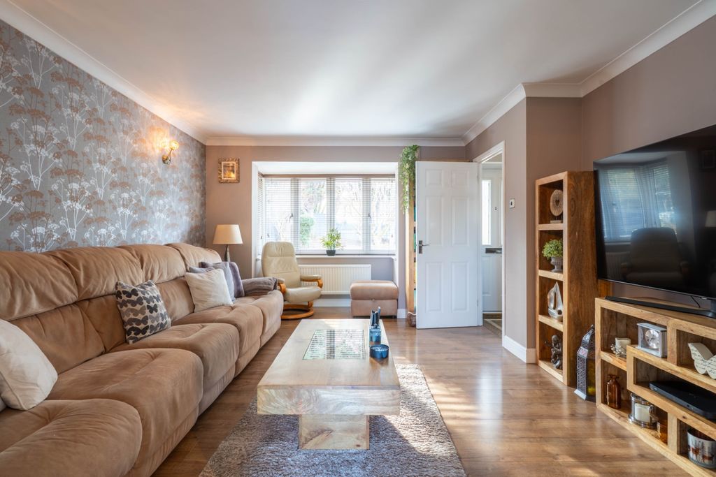 Property photo 2 of 22 4859023