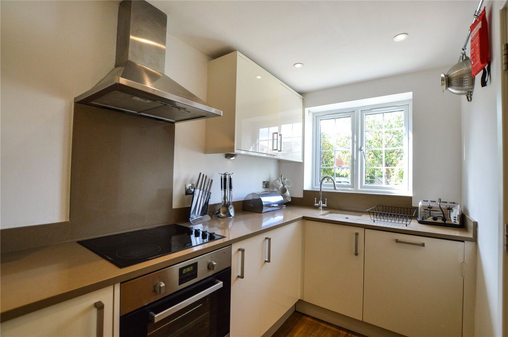 Property photo 3 of 14 Kitchen