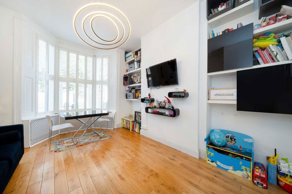 Property photo 1 of 5