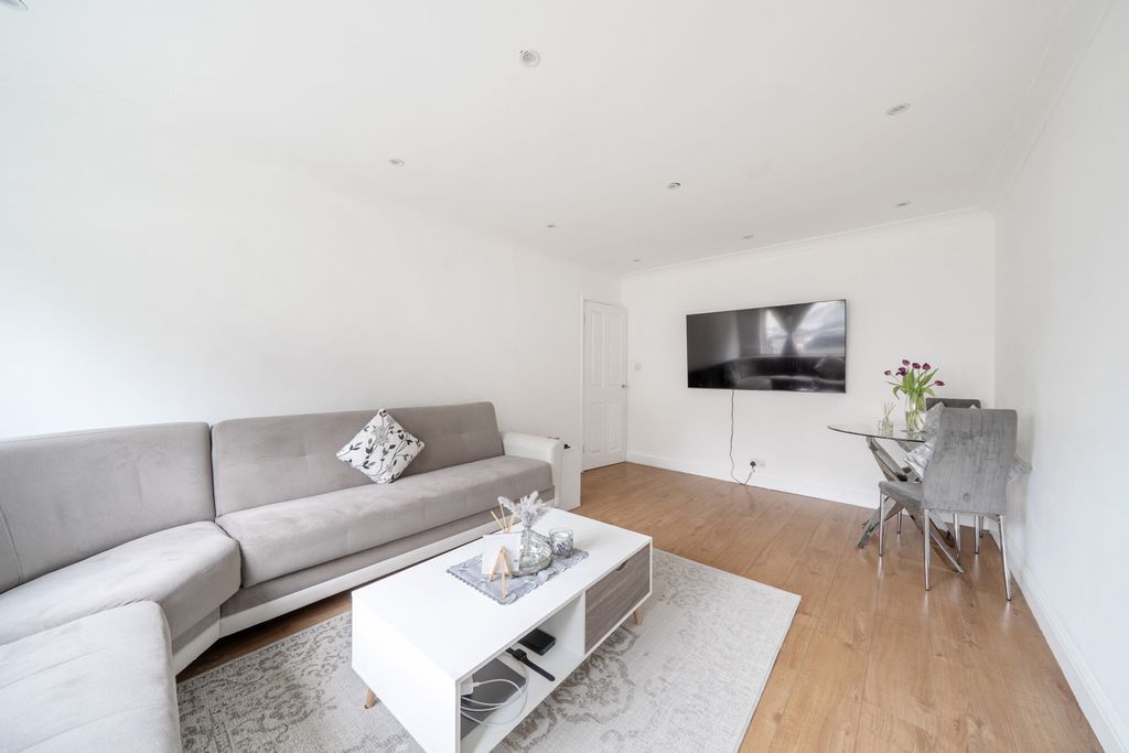 Property photo 3 of 19 1294099-23-6825Ea...