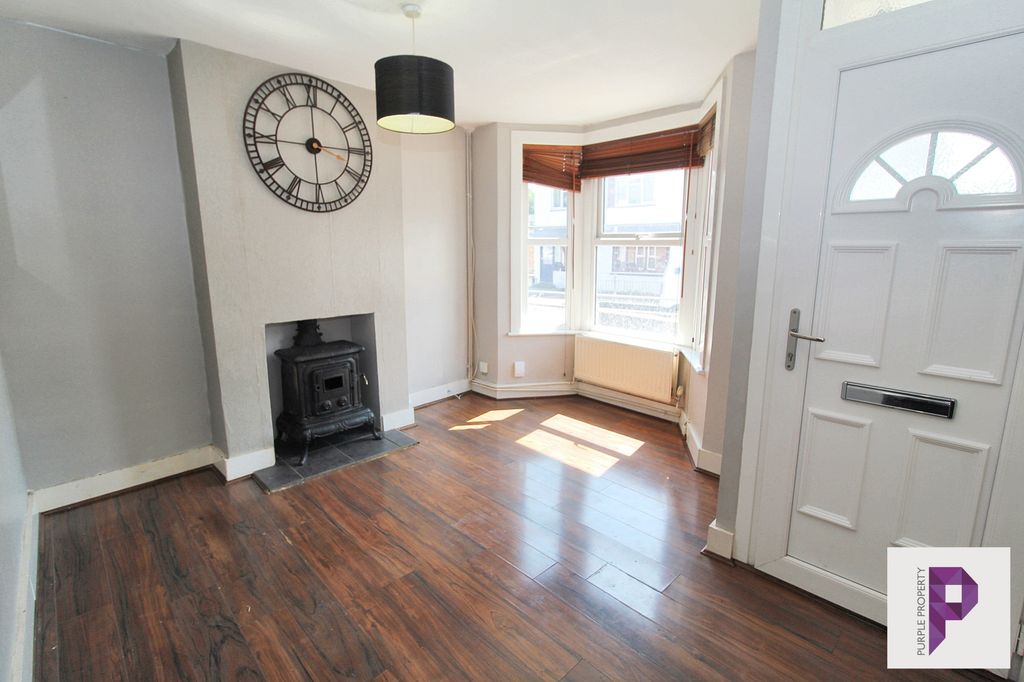 Property photo 2 of 9