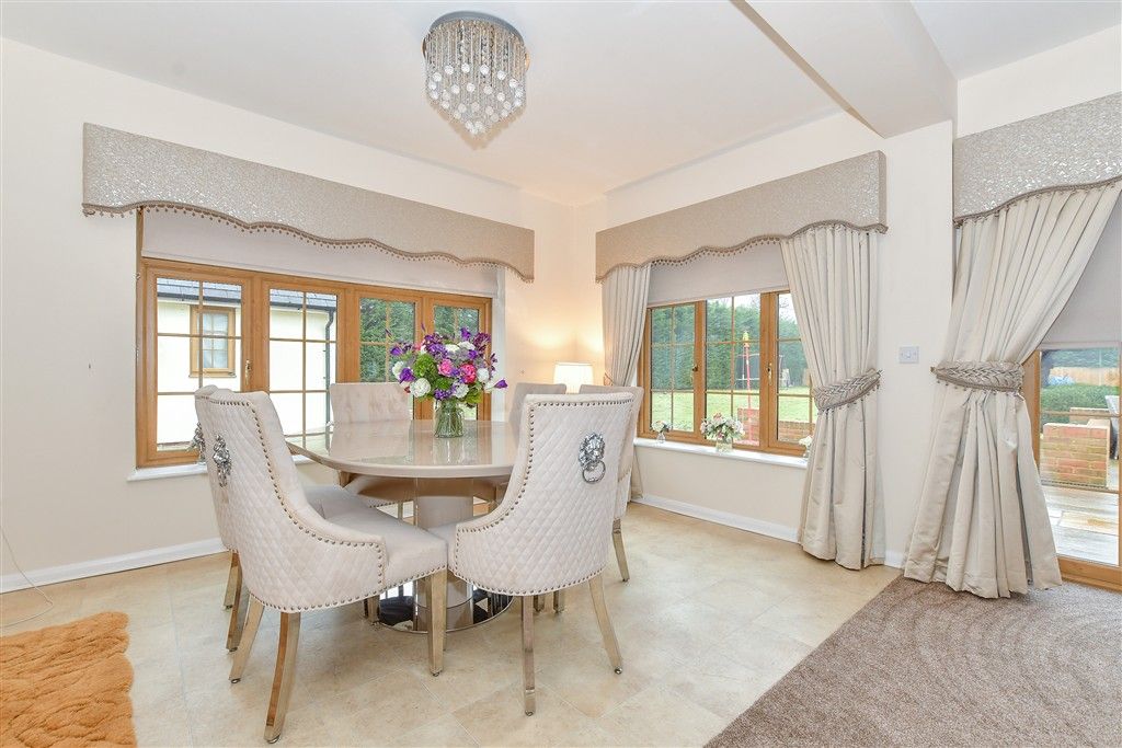 Property photo 1 of 18 Lounge/Diner