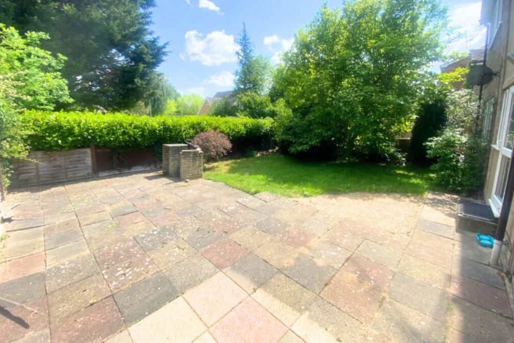 Property photo 3 of 10 Garden: