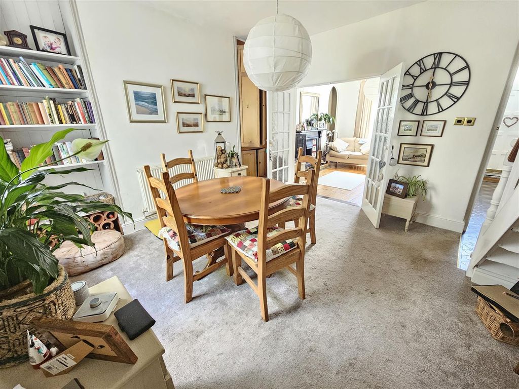 Property photo 2 of 19 Dining Into Lounge.Jpg