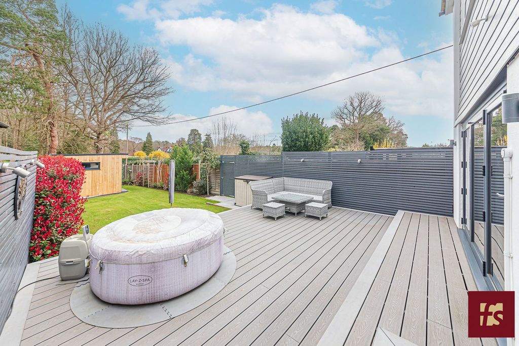 Property photo 2 of 24