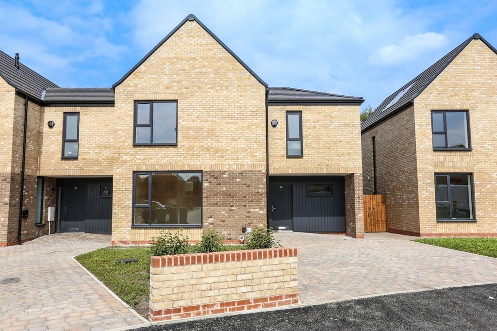 Property photo 1 of 26 Picture No. 01