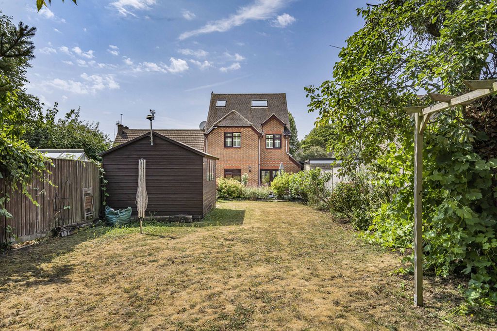 Property photo 3 of 27