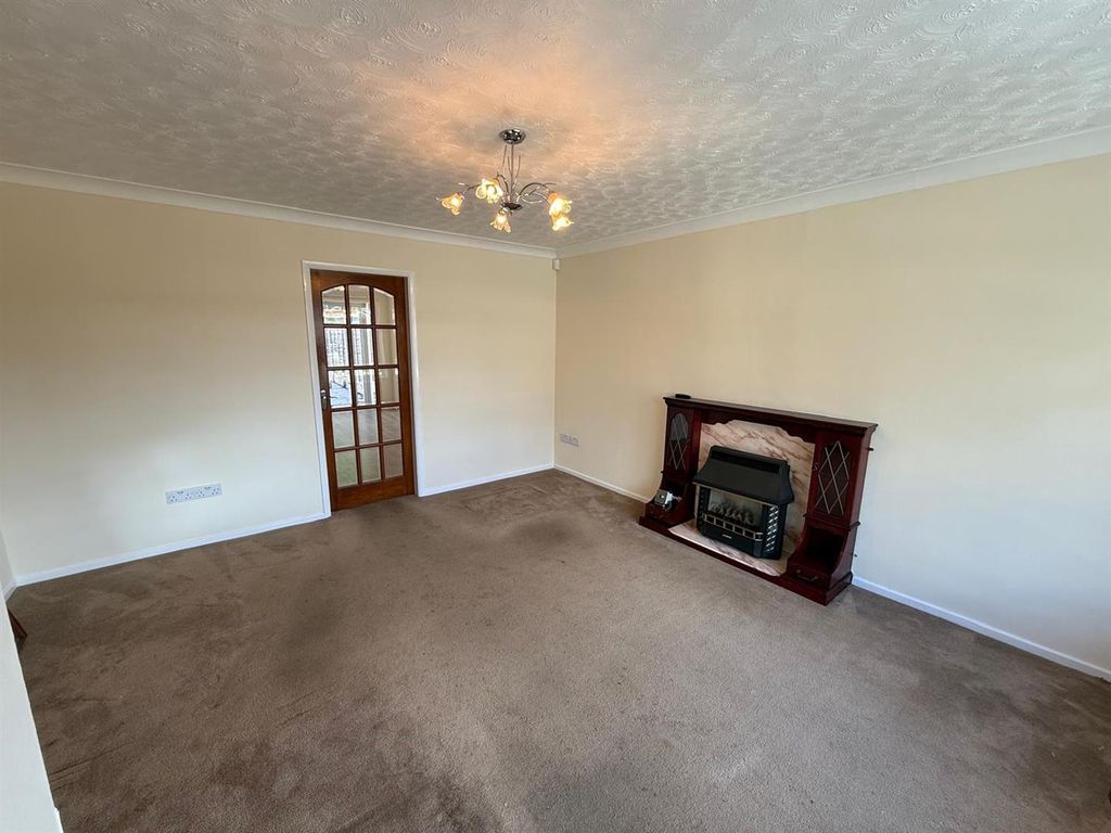 Property photo 3 of 24
