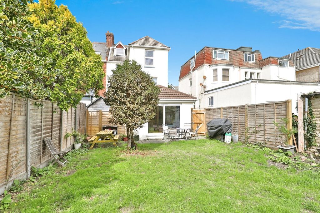 Property photo 2 of 17 Photo