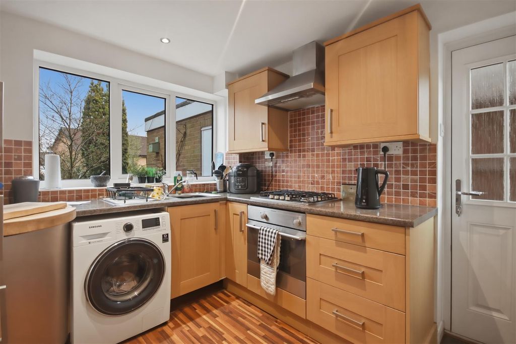 Property photo 2 of 14 Kitchen 1 (5).Jpg