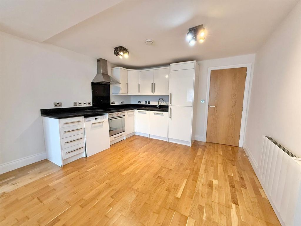 Property photo 2 of 8 Davidson Frost-Wellings, Dfw Gordon Avenue, Kithen