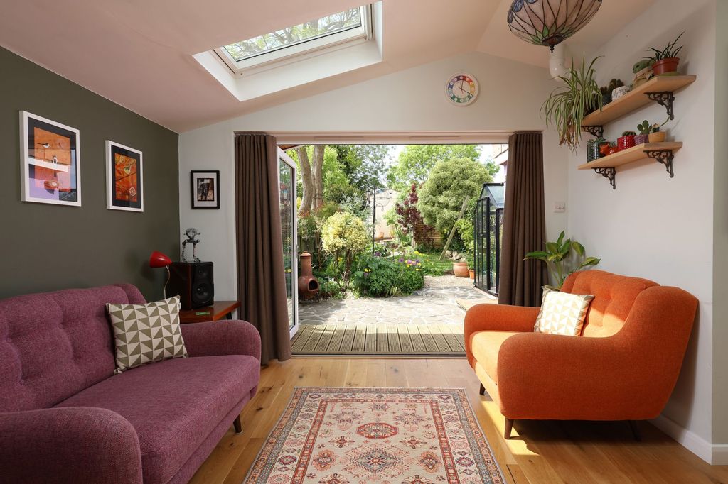 Property photo 2 of 36