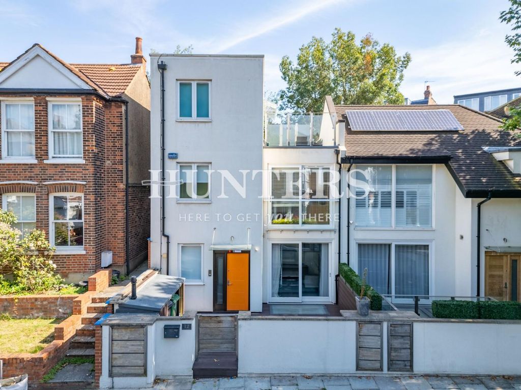 Property photo 1 of 17 Exterior