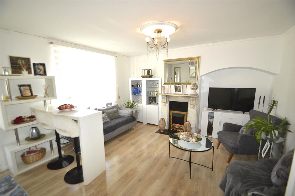 Additional image 7 of 3 bed semi-detached house for saleStudley Road, Dagenham RM9
