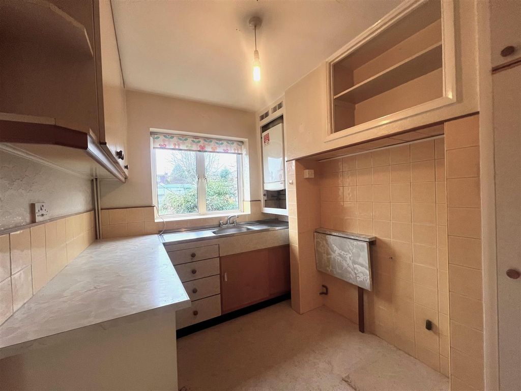 Property photo 2 of 8 Rousebarn Lane - Kitchen.Jpg
