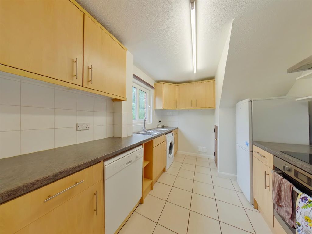 Property photo 3 of 12 Kitchen