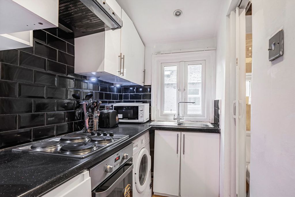 Property photo 3 of 4