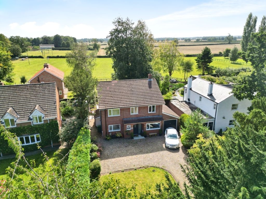 Property photo 2 of 18 4620851