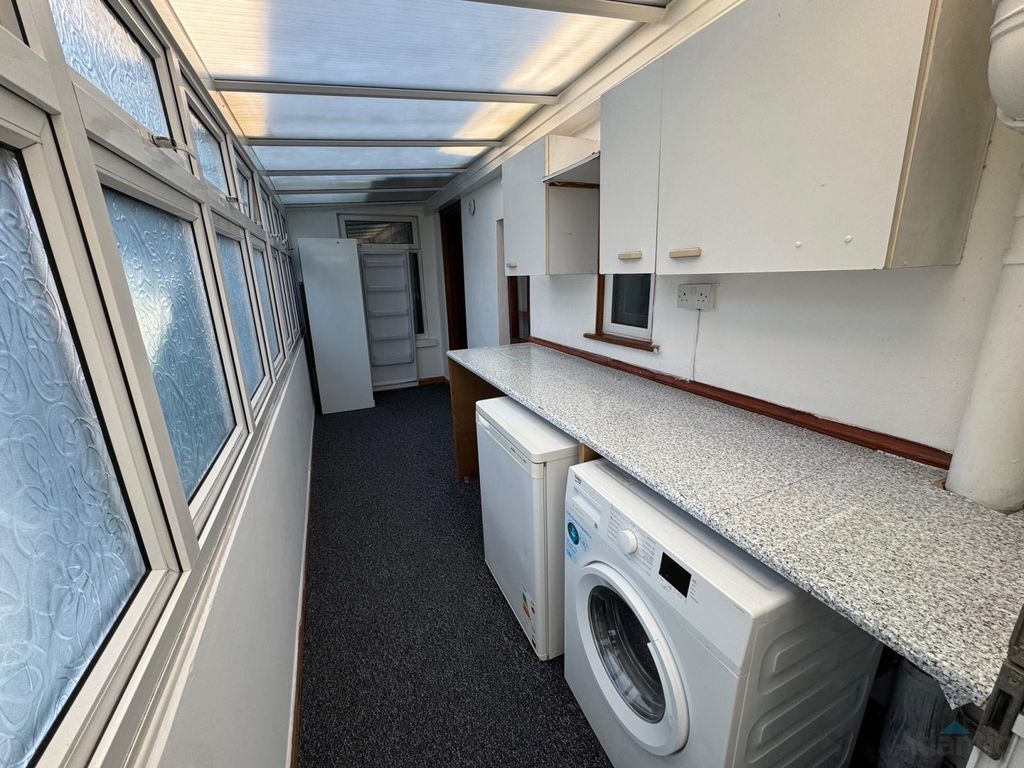 Property photo 3 of 7 Gallery