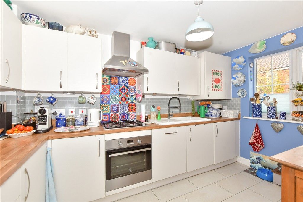 Property photo 2 of 19 Kitchen