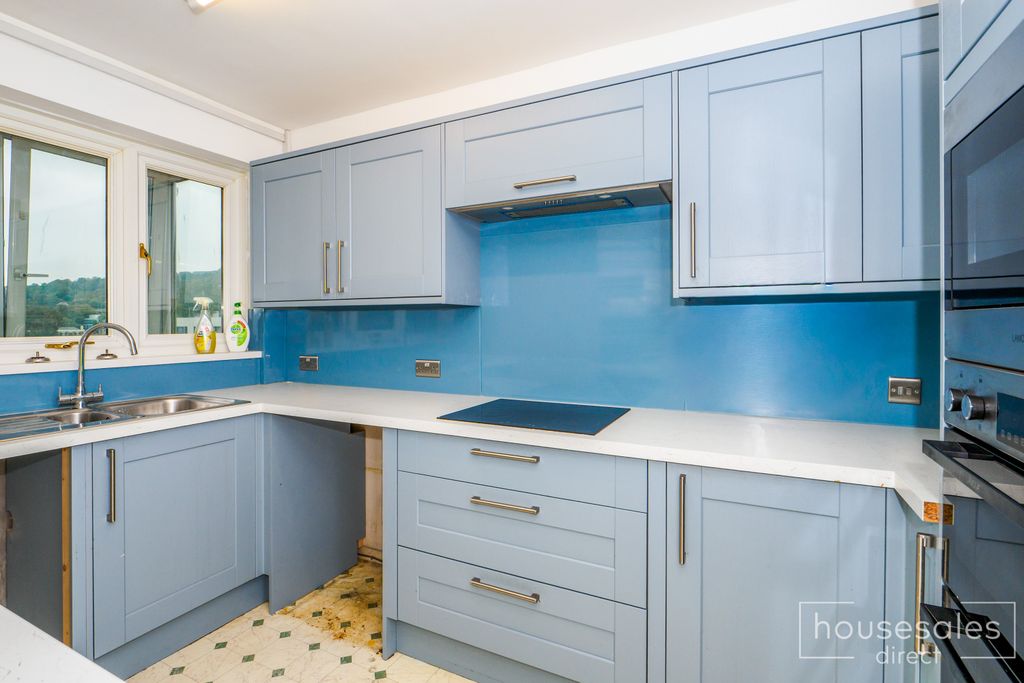 Property photo 3 of 17