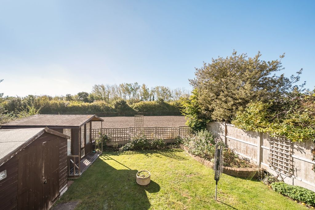 Property photo 2 of 24 4208303