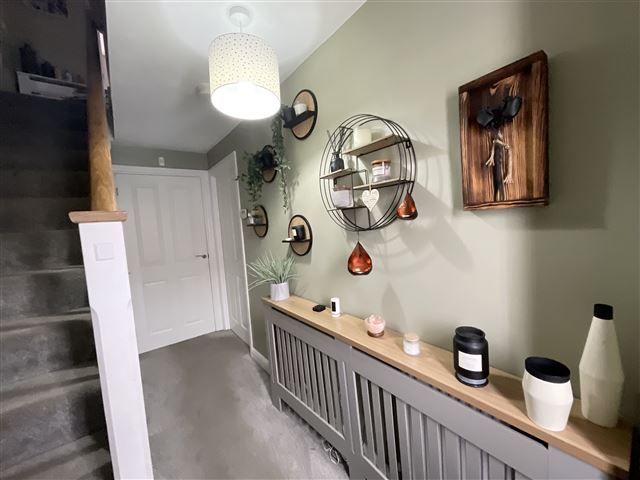 Property photo 2 of 21 Hallway