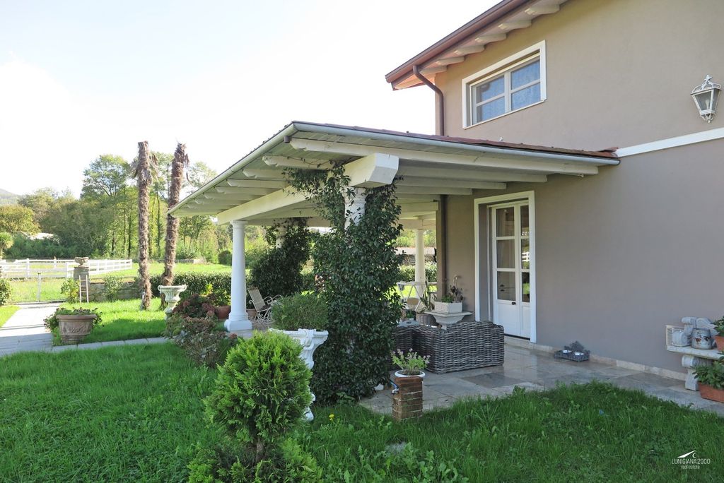 Property photo 3 of 64
