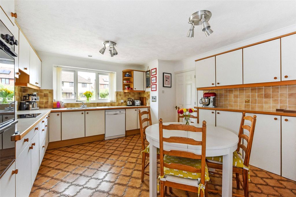Property photo 3 of 15 Kitchen/Breakfast Rm