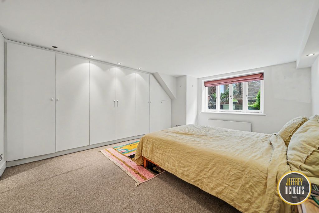 Additional image 7 of 3 bed maisonette for saleLiverpool Road, London N1