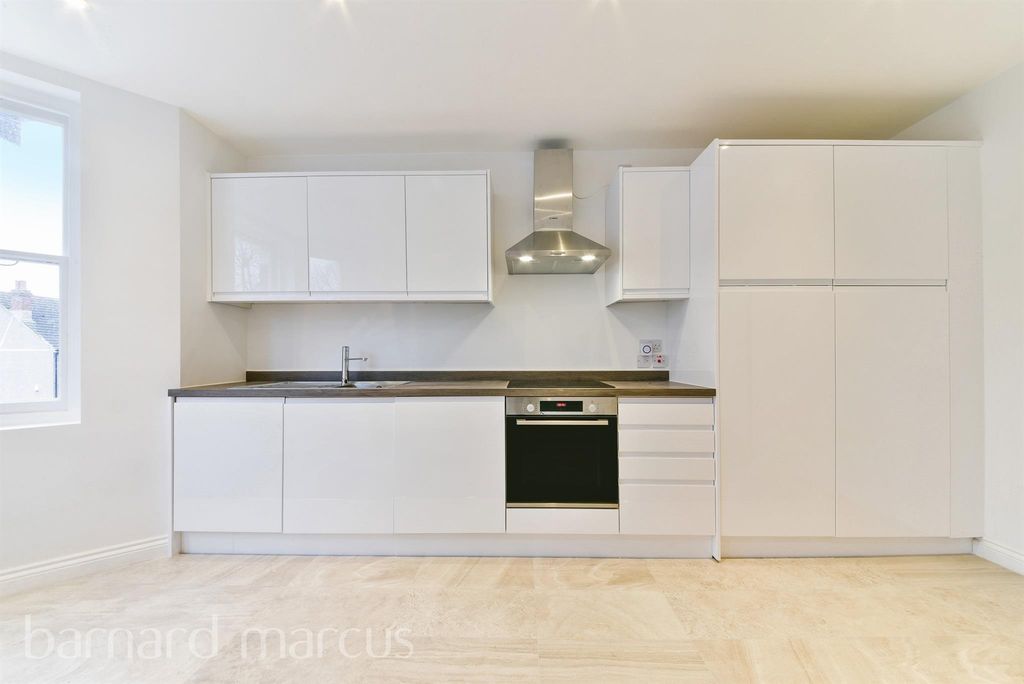 Property photo 2 of 8 Kitchen
