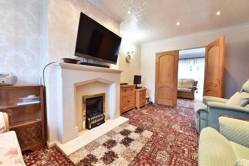 Property photo 3 of 15