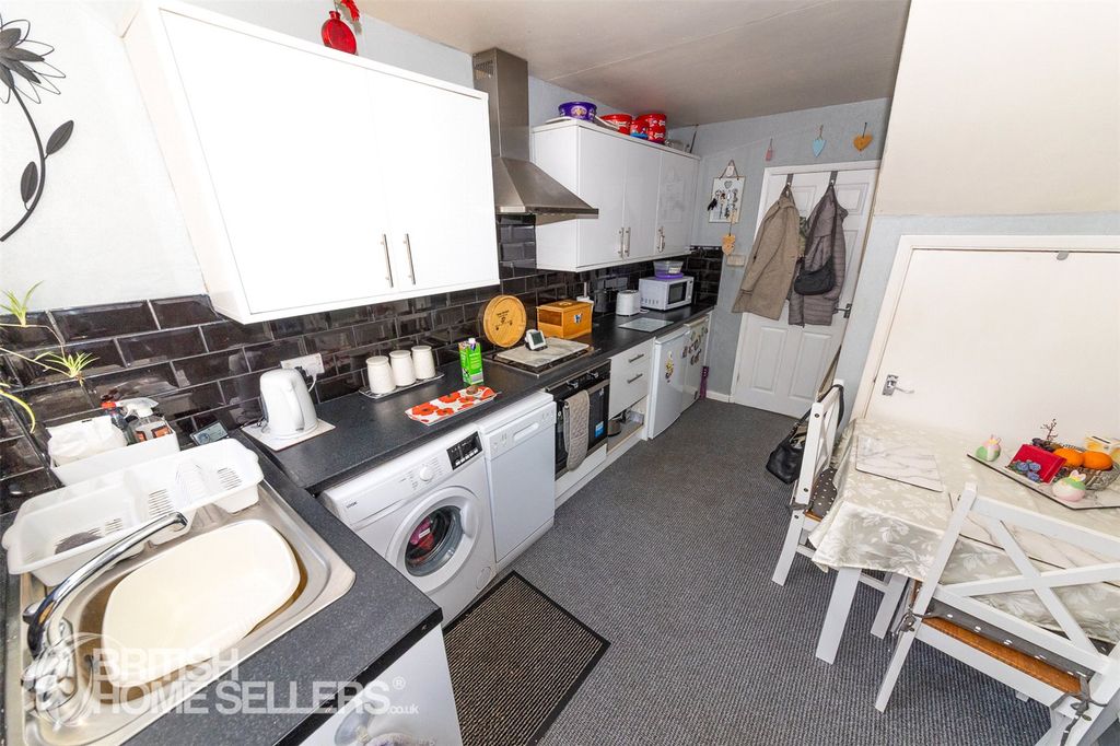 Property photo 2 of 23 Picture No. 37