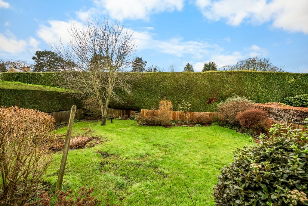 Property photo 2 of 11 Picture No. 21