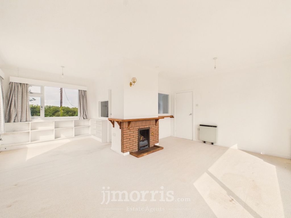 Property photo 2 of 30
