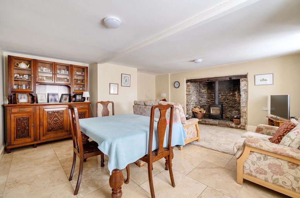 Property photo 3 of 16 1478917-10-6A3d49...