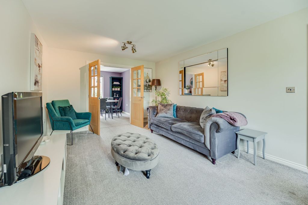 Property photo 2 of 37